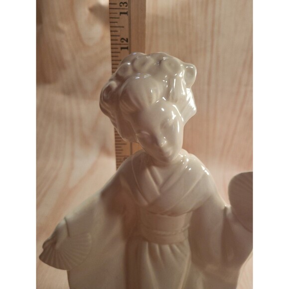 Vintage White Ceramic Porcelain Geisha Girl Woman Japan Figurine Statue - Picture 10 of 11